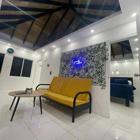 Queens Palace -Montego Bay Airport Suite Extérieur photo